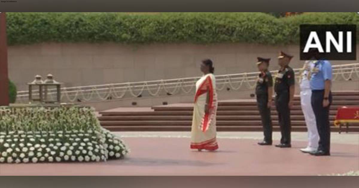 I-Day 2023: President Murmu pays tributes at National War Memorial